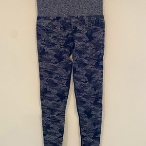 NWOT ADAPT CAMO SEAMLESS LEGGINGS
Gymshark Womens